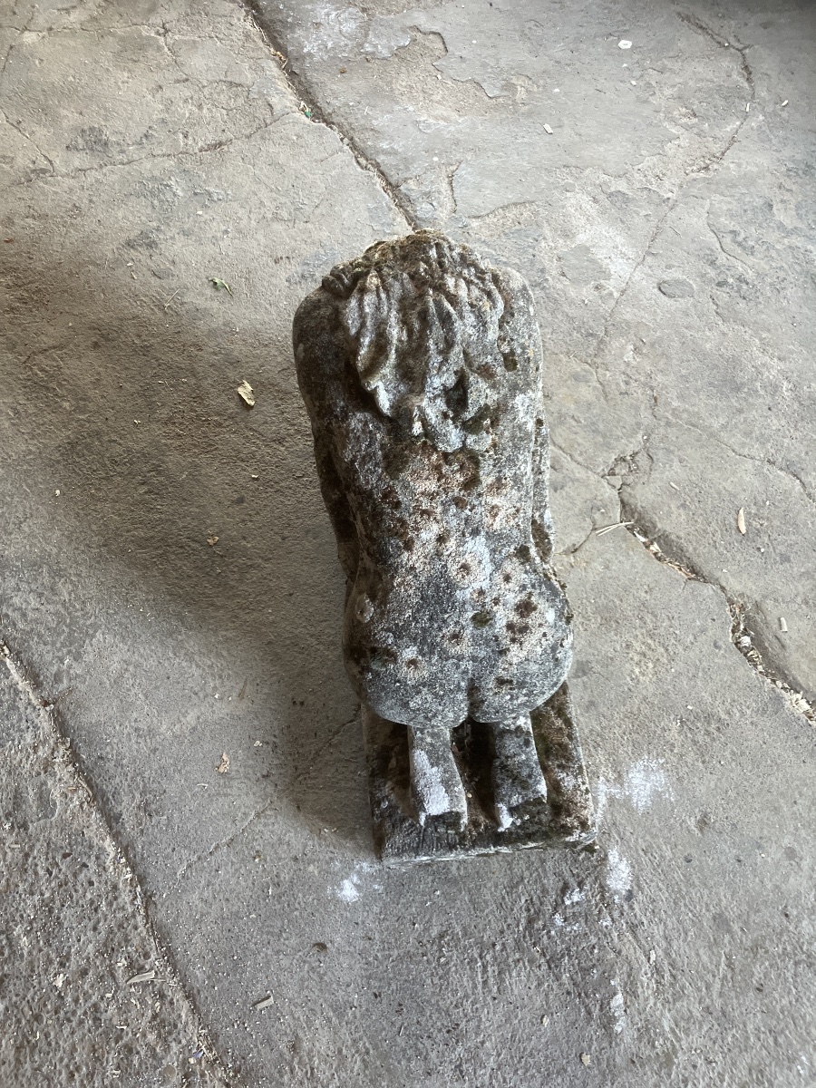 Femme pleurant en pierre reconstituée époque fin 19e ou début 20eme  mobilier de jardin ancien-photo-4