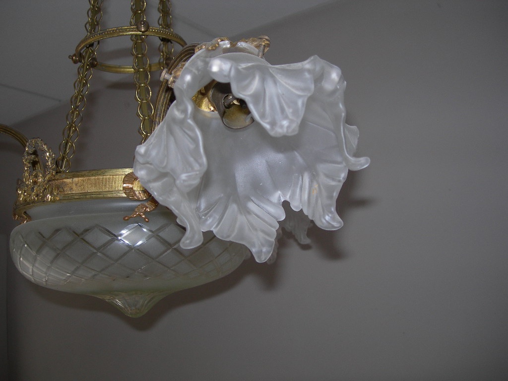 Lustre ancien en bronze ou laiton vasque et 3 tulipes en verre d'époque art déco suspension-photo-3