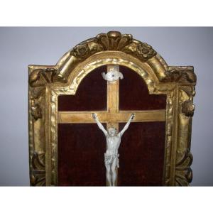Antique Christ In Ivory, Early 18th Century, Carved And Gilded Wood Frame, Louis XIV Or Regency Style
