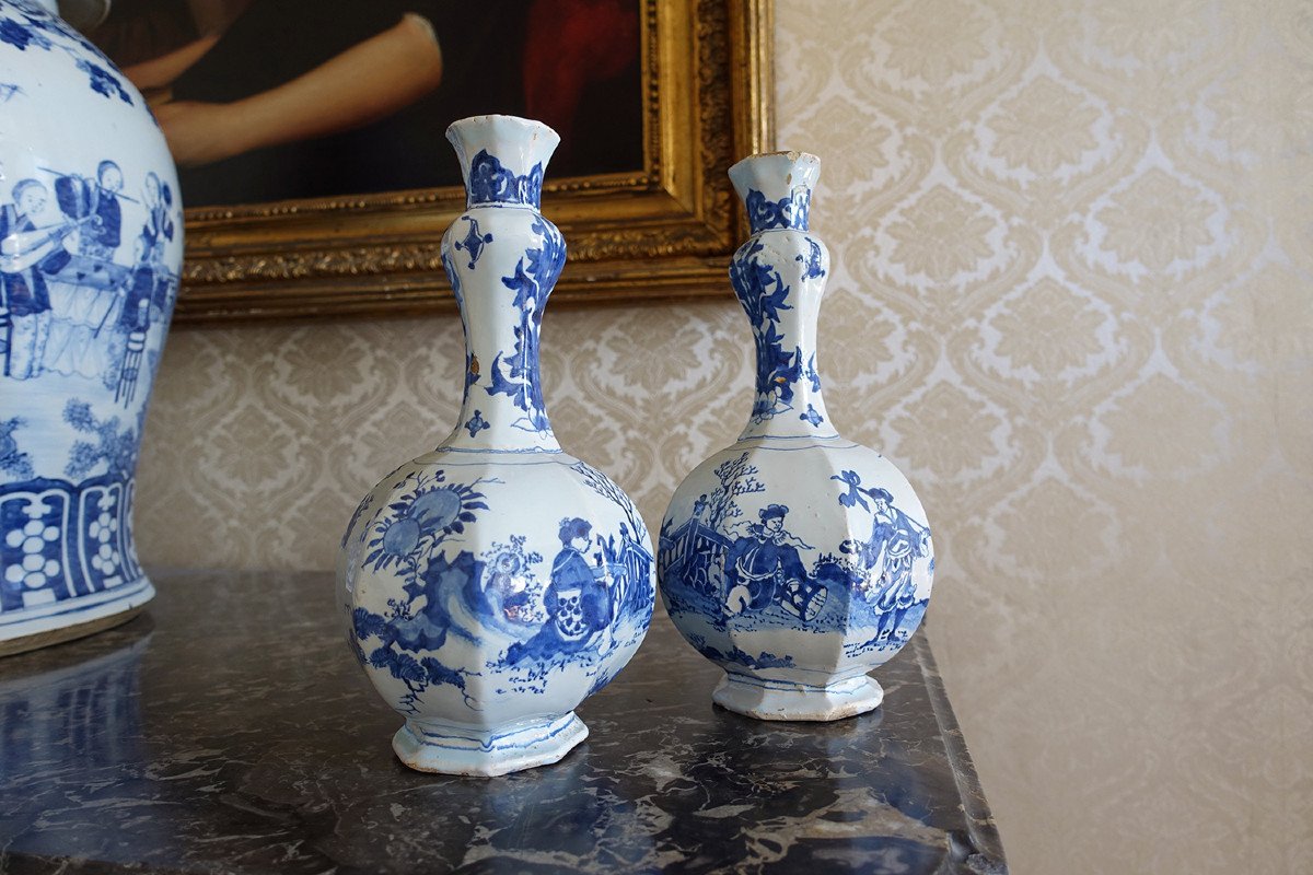  Paire De Vases à Pans Et Haut Col En Faïence De Nevers - Décor Aux Chinois - Epoque XVIIe-photo-2