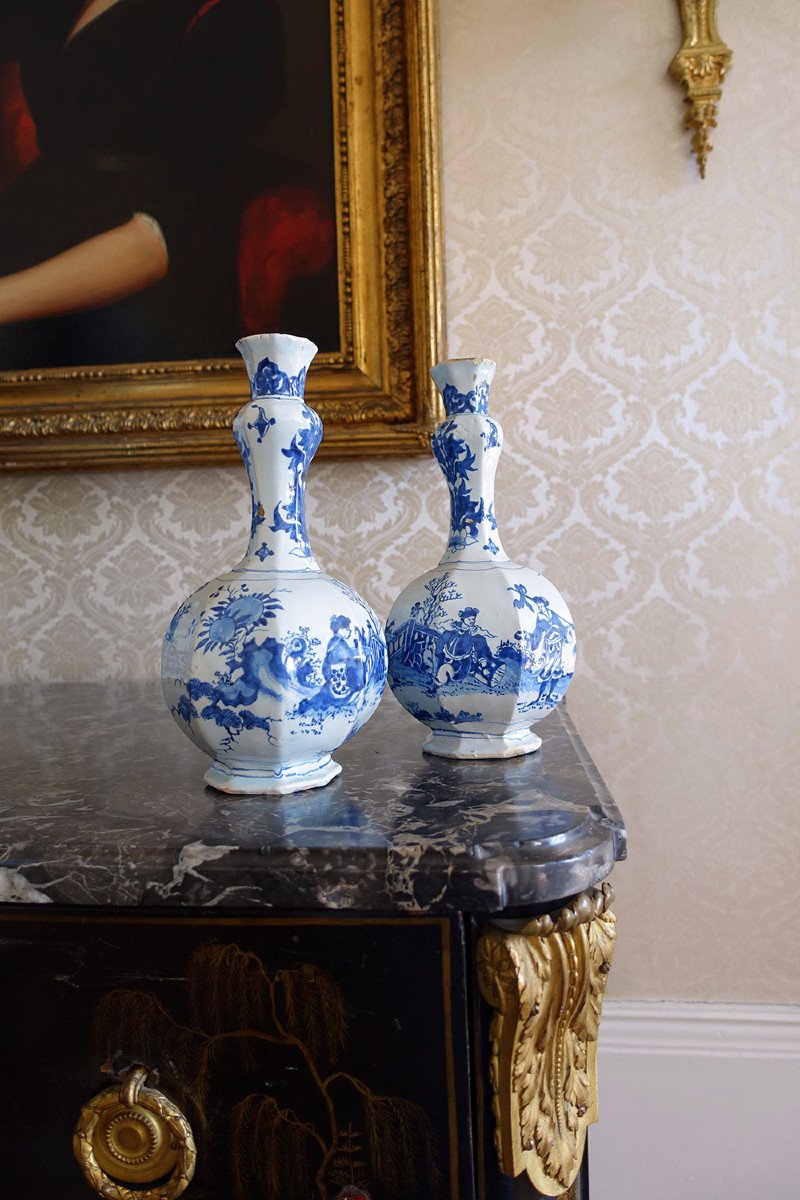  Paire De Vases à Pans Et Haut Col En Faïence De Nevers - Décor Aux Chinois - Epoque XVIIe-photo-3