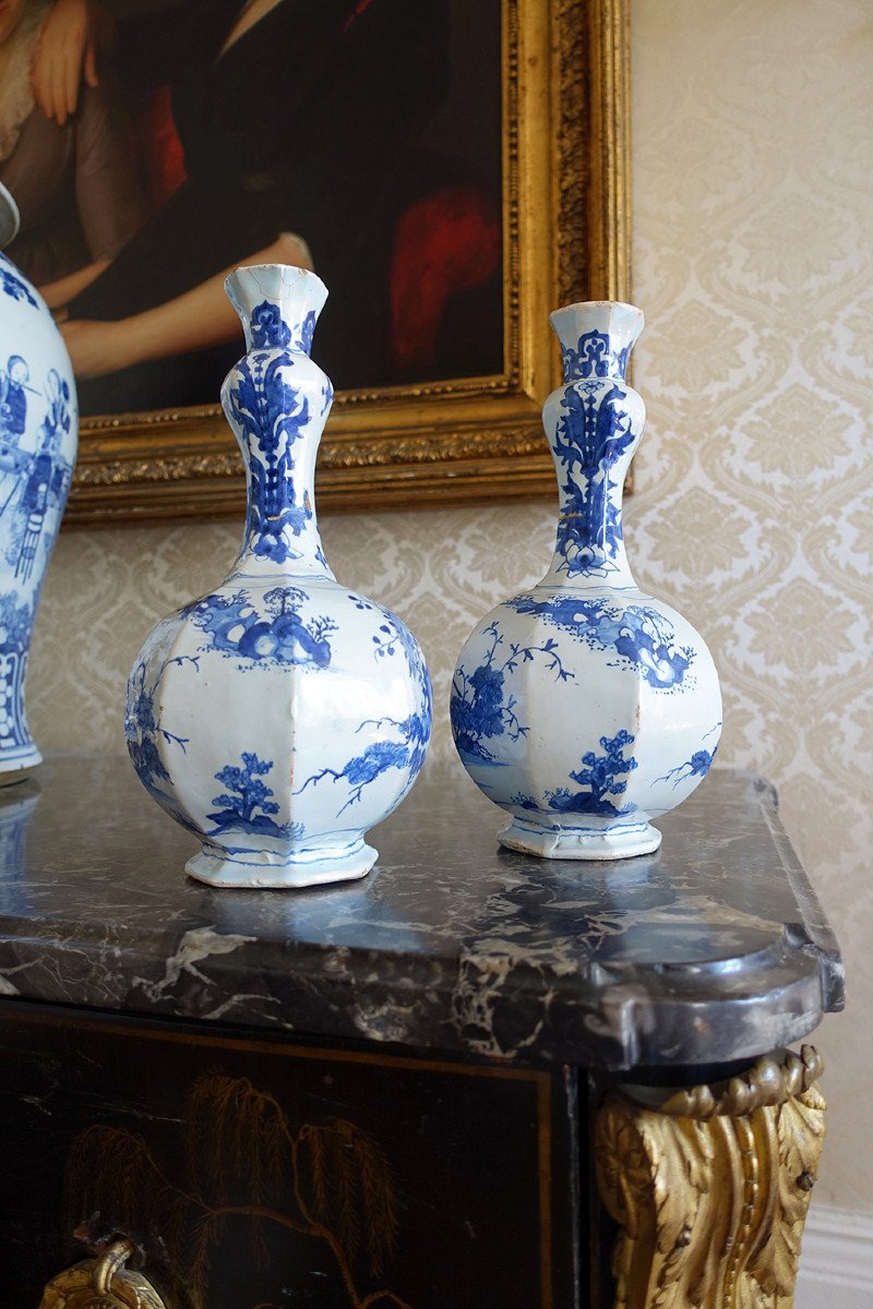 Pair Of Vases With Sides And High Collar In Nevers Earthenware - Chinese Decor - 17th Century-photo-1