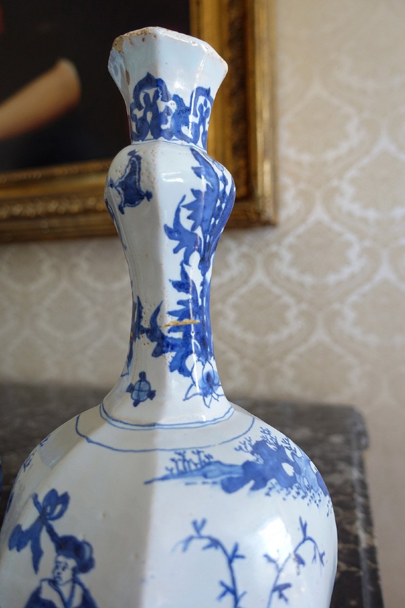  Paire De Vases à Pans Et Haut Col En Faïence De Nevers - Décor Aux Chinois - Epoque XVIIe-photo-4