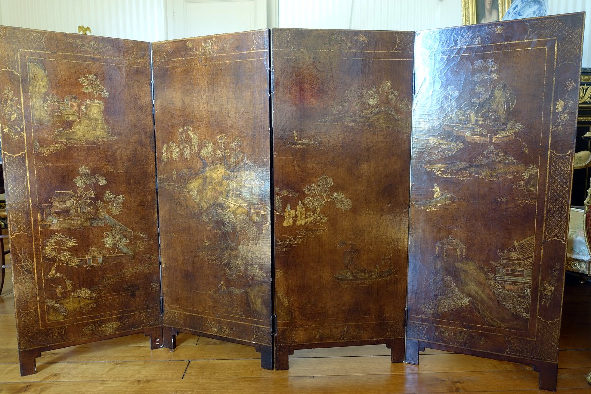 Four-panel Chinese Lacquer Screen With A Patinated Brown Background, Early 20th Century