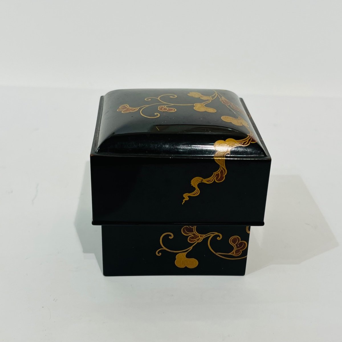 Japanese Square Box Lacquered Black And Gold - Japan-photo-2