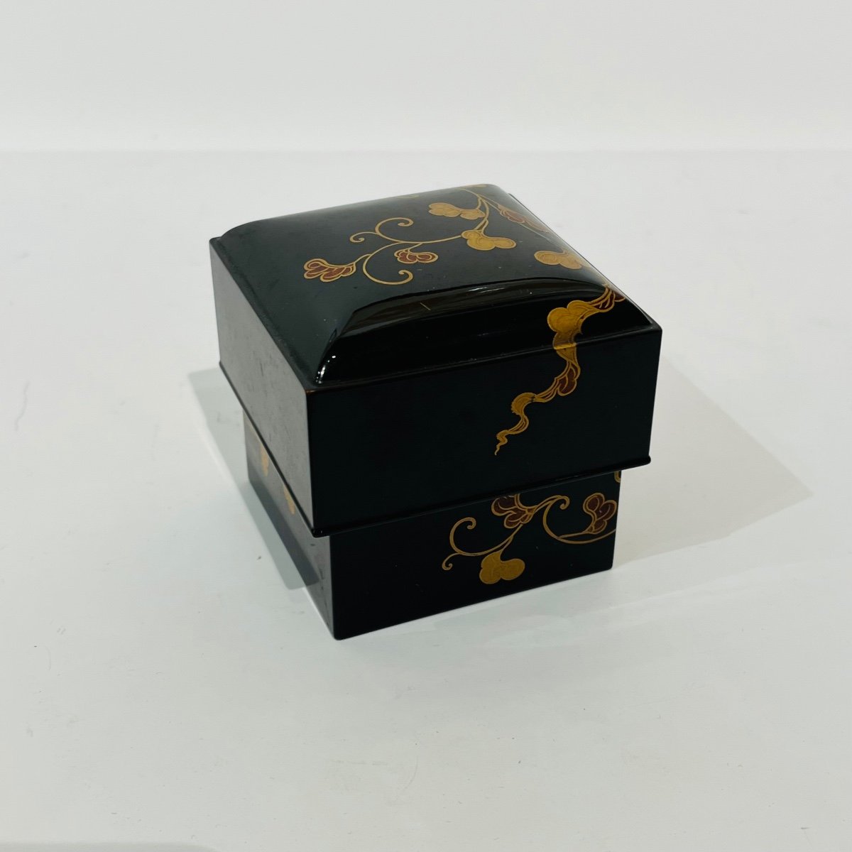 Japanese Square Box Lacquered Black And Gold - Japan-photo-6