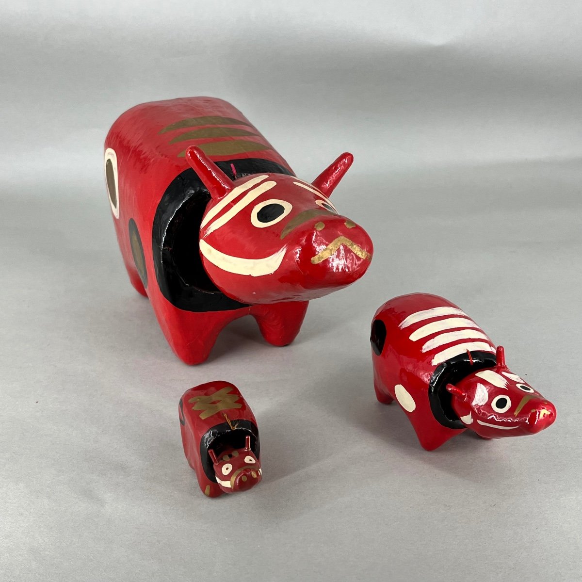 Akabeko, Traditional Japanese Papier Mache Toys - Japan-photo-2