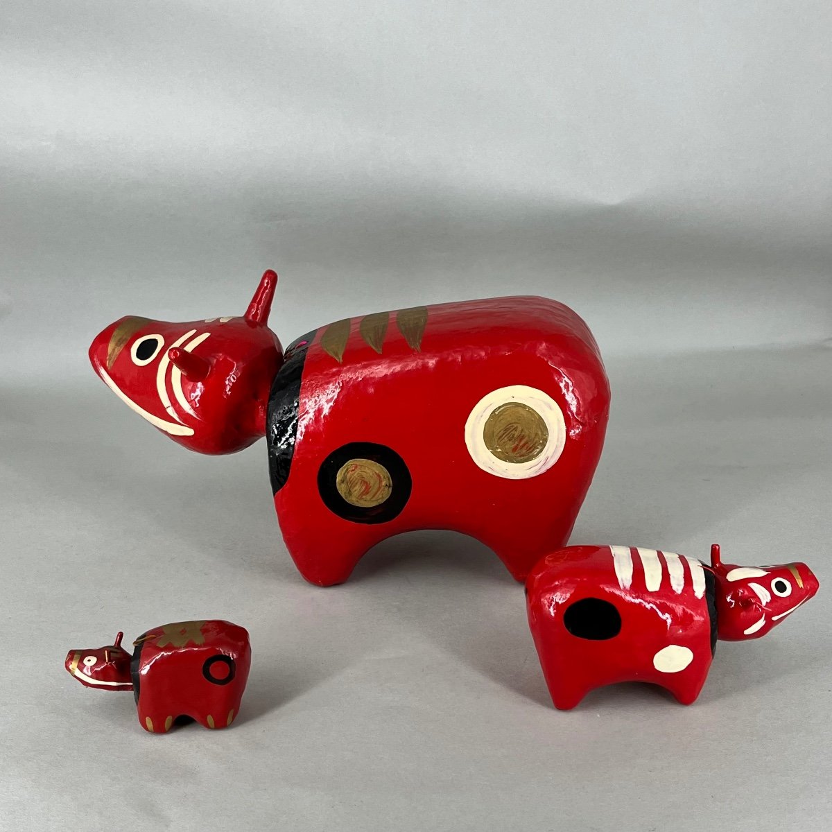 Akabeko, Traditional Japanese Papier Mache Toys - Japan-photo-2