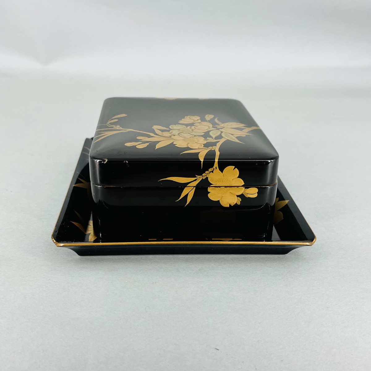 Japanese Lacquered Box And Tray Sakura And Momiji - Japan-photo-3