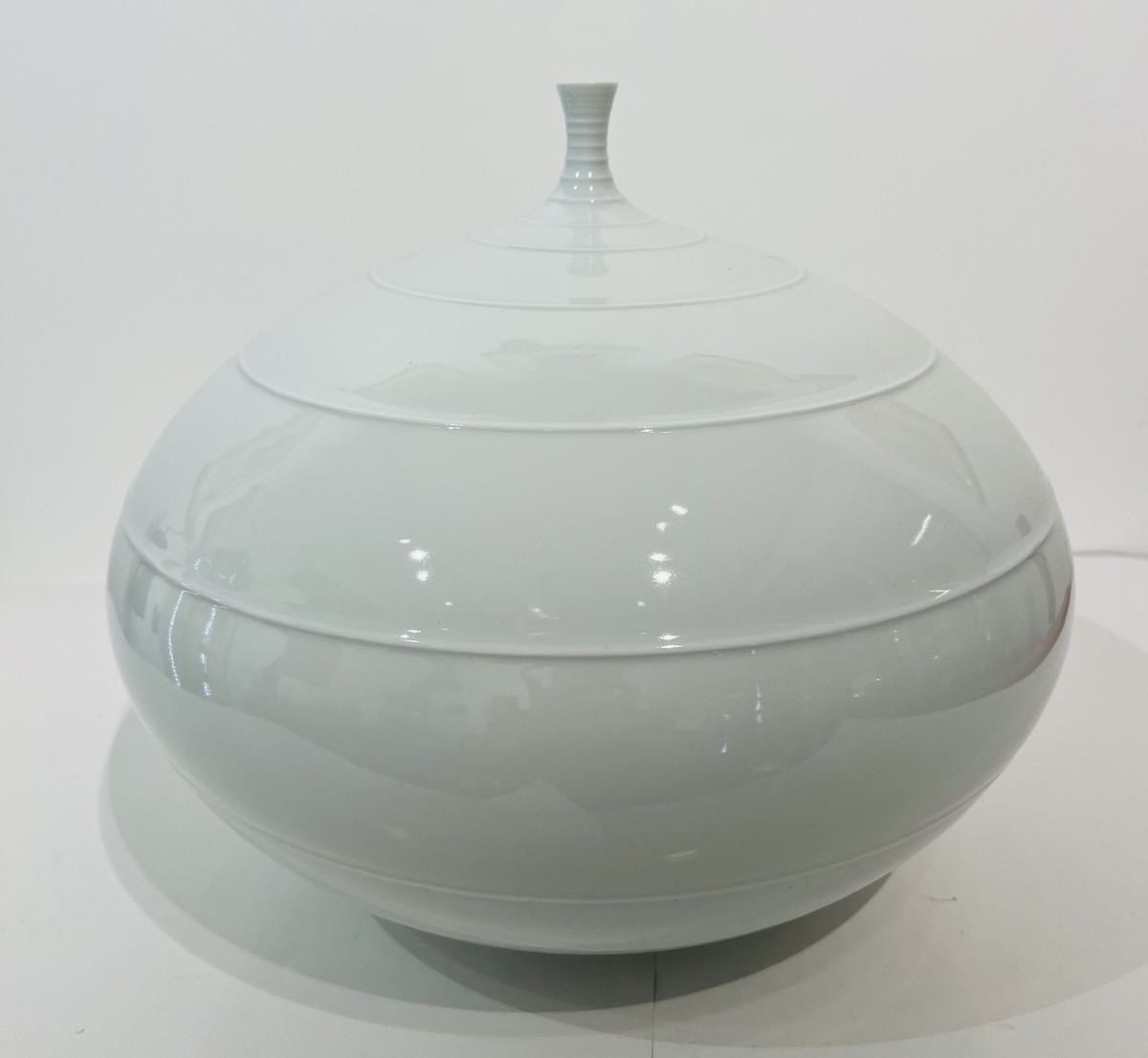 Vase céladon japonais en porcelaine de Nakao Yasuzumi - Japon