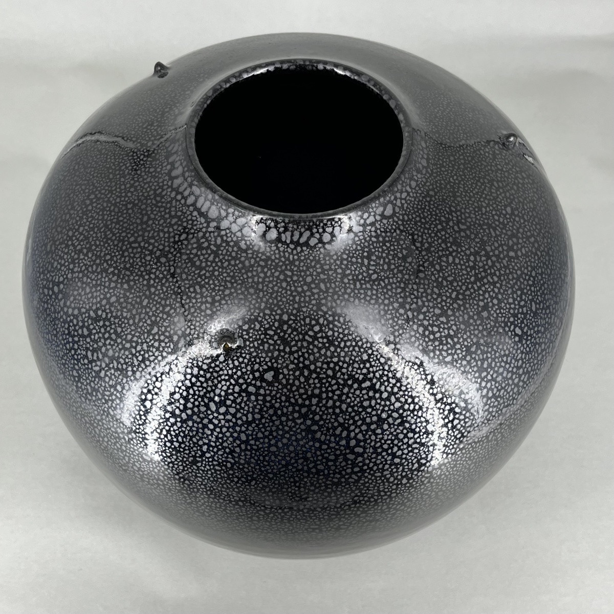 Japanese Globular Pearl Ceramic Vase - Japan -photo-2