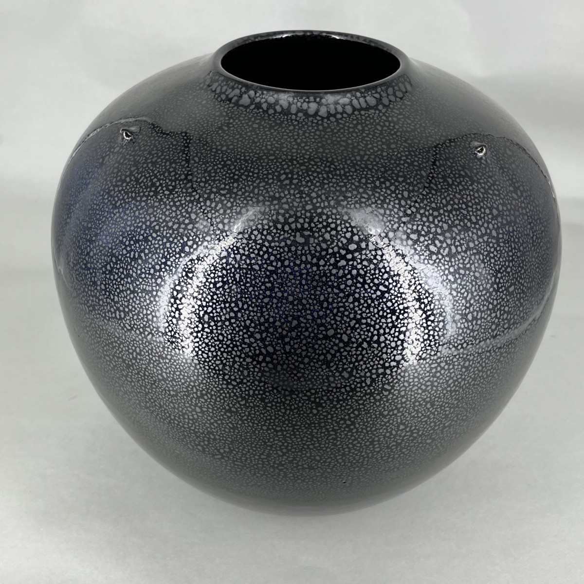 Japanese Globular Pearl Ceramic Vase - Japan -photo-3