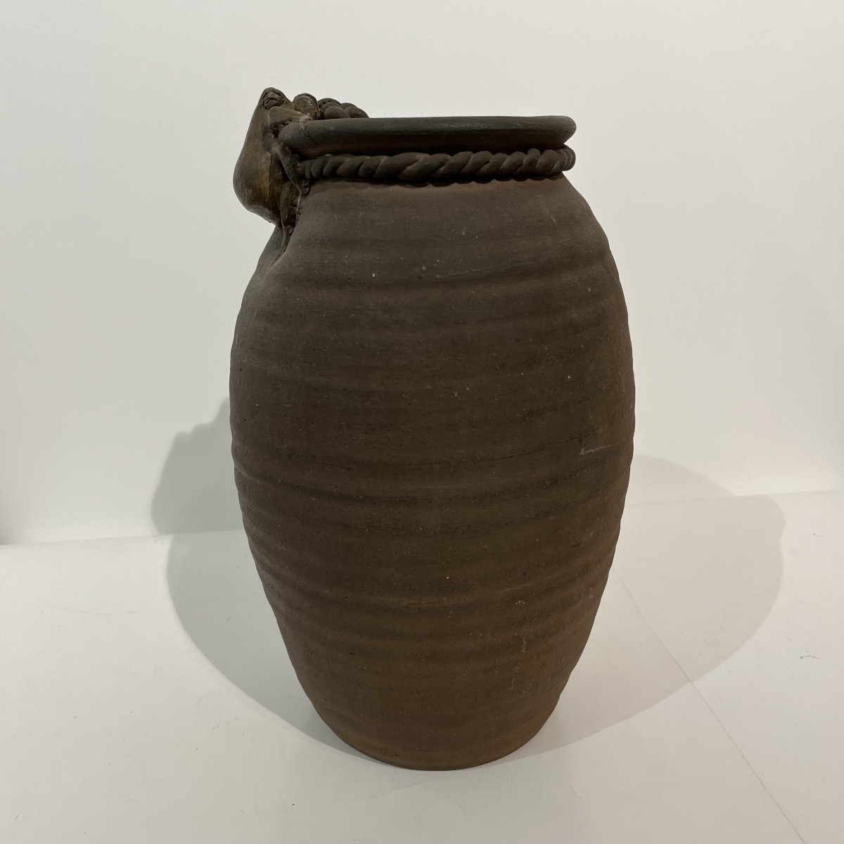 Japanese Takotsubo Vase With Octopuses In Bizen Terracotta - Japan-photo-3