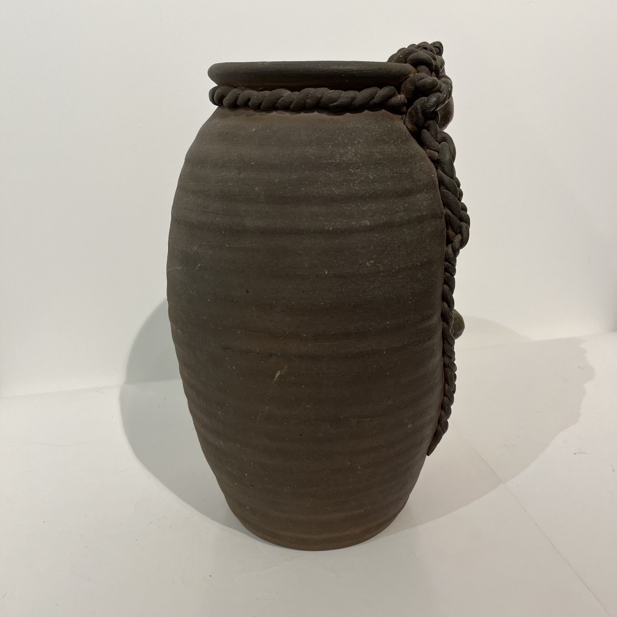 Japanese Takotsubo Vase With Octopuses In Bizen Terracotta - Japan-photo-7