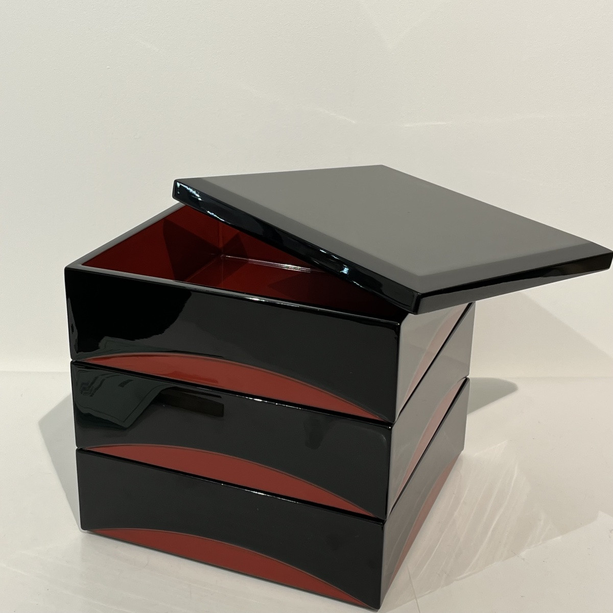 Boîte laquée japonaise jubako noire et rouge - Japon-photo-4