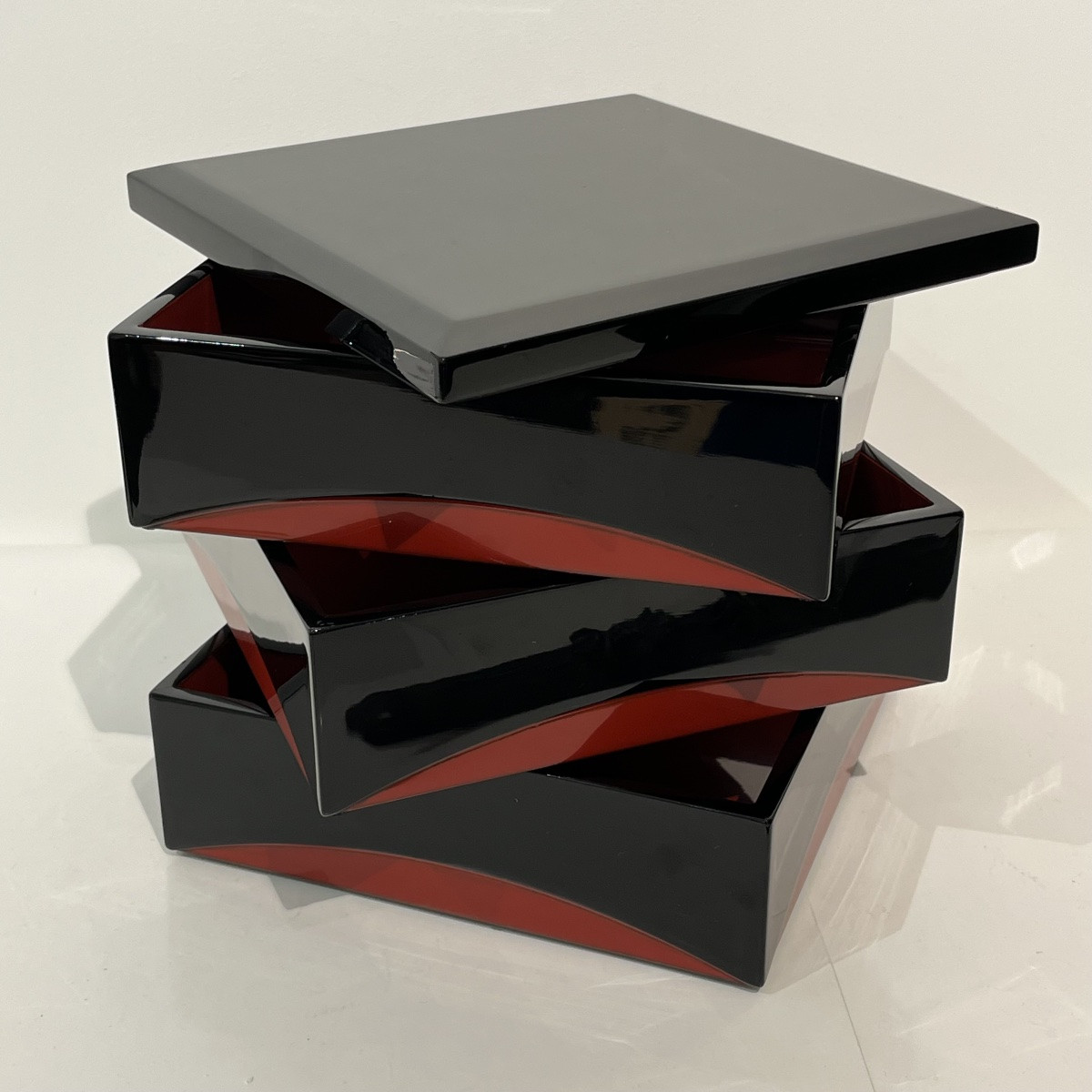 Boîte laquée japonaise jubako noire et rouge - Japon-photo-4