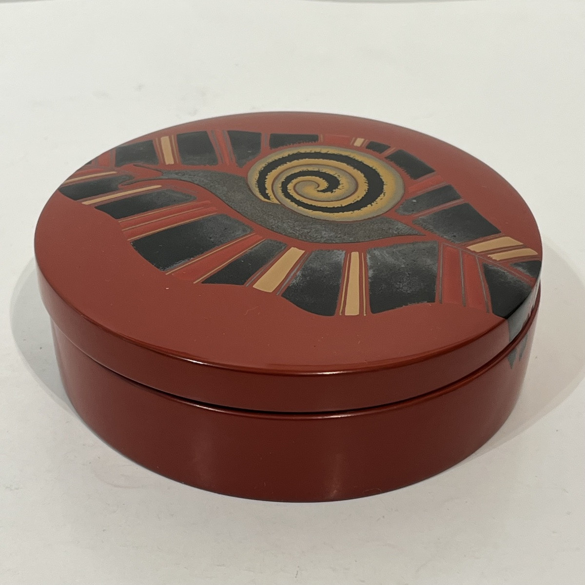 Boîte laquée japonaise escargot et feuille - Japon-photo-5