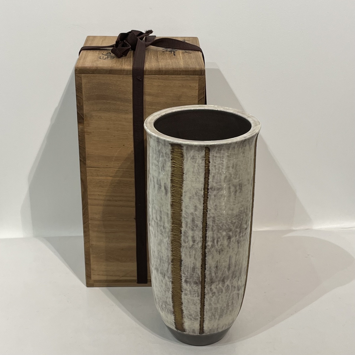 Vase japonais en céramique aux lignes d’or - Japon-photo-2