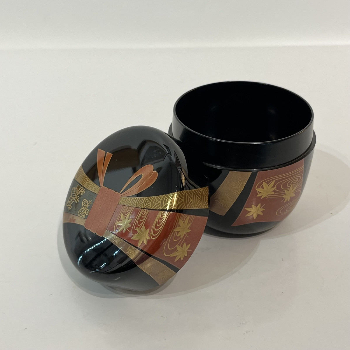 Natsume Japanese Lacquered Tea Caddy With Ribbon - Japan -photo-4