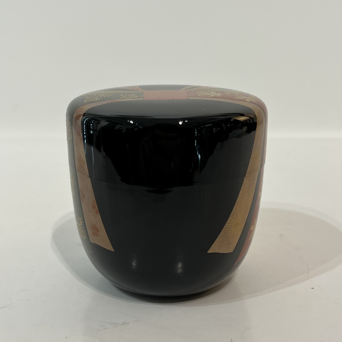 Natsume Japanese Lacquered Tea Caddy With Ribbon - Japan -photo-5