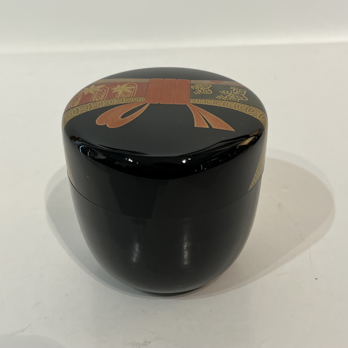 Natsume Japanese Lacquered Tea Caddy With Ribbon - Japan -photo-7