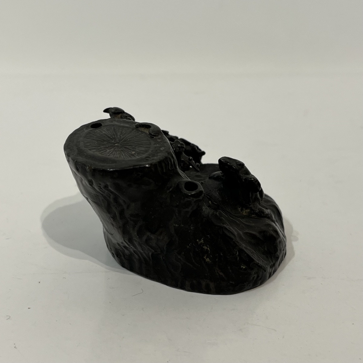 Suiteki, Japanese Dropper, Tree Stump And Frog - Japan-photo-5