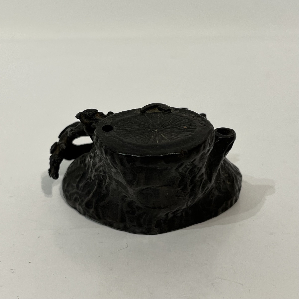 Suiteki, Japanese Dropper, Tree Stump And Frog - Japan-photo-6