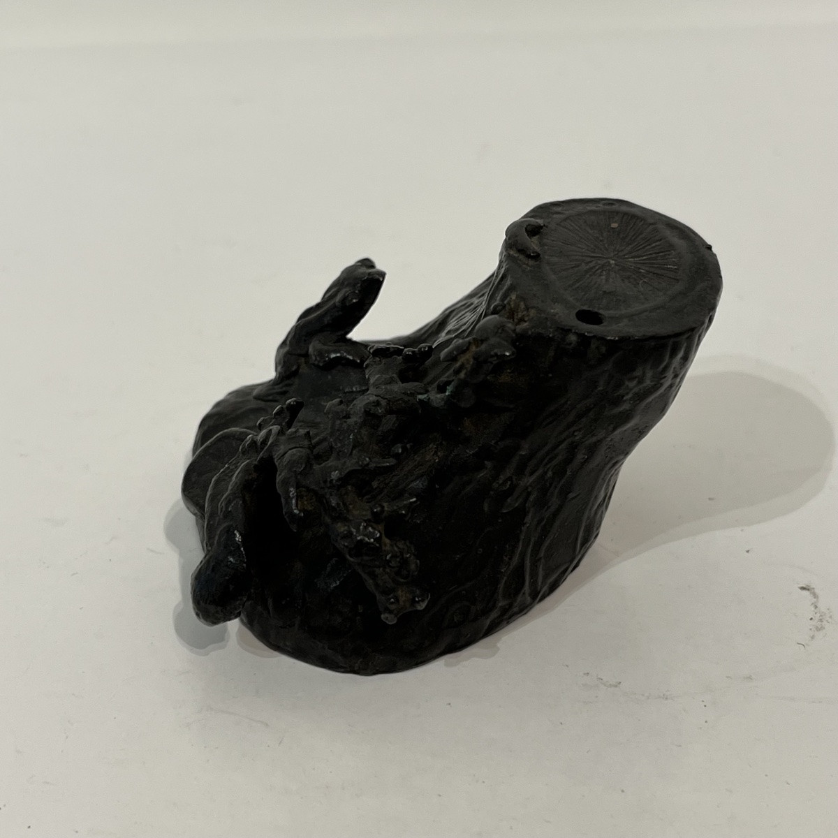 Suiteki, Japanese Dropper, Tree Stump And Frog - Japan-photo-7