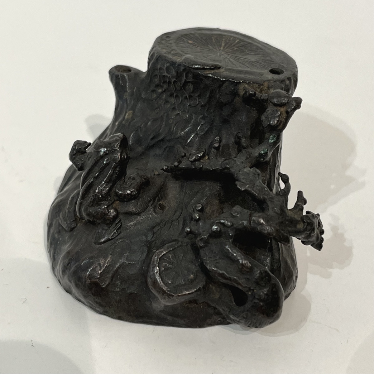 Suiteki, Japanese Dropper, Tree Stump And Frog - Japan