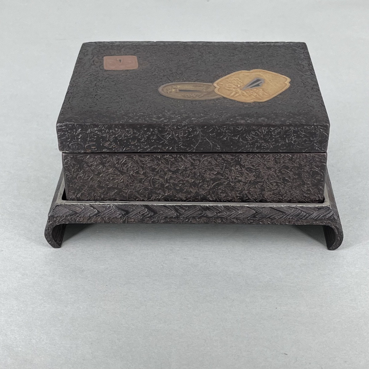 Boîte et plateau laqués japonais tsuba - Japon 