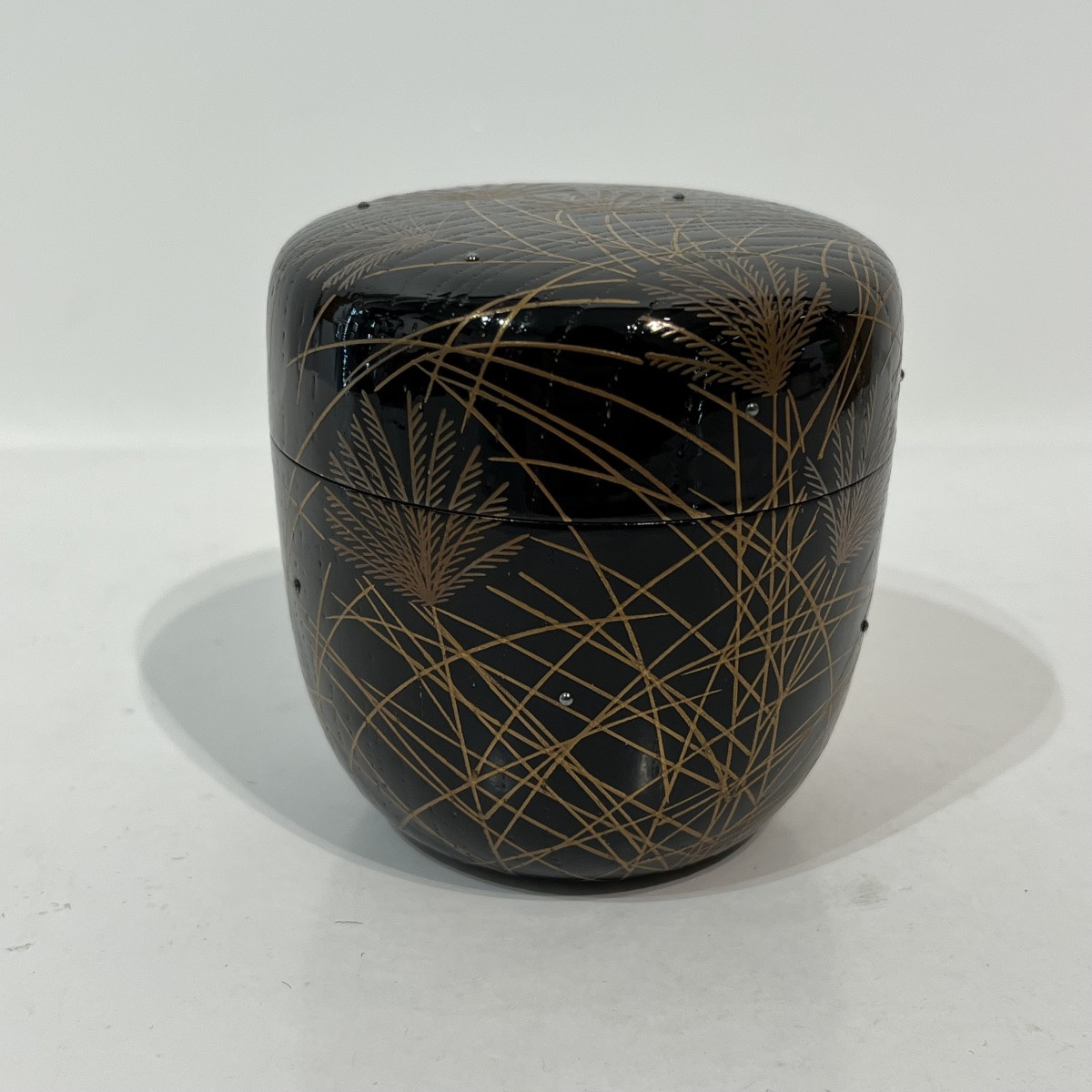 Natsume Tea Caddy In Japanese Herbs And Dew Lacquer - Japan-photo-1