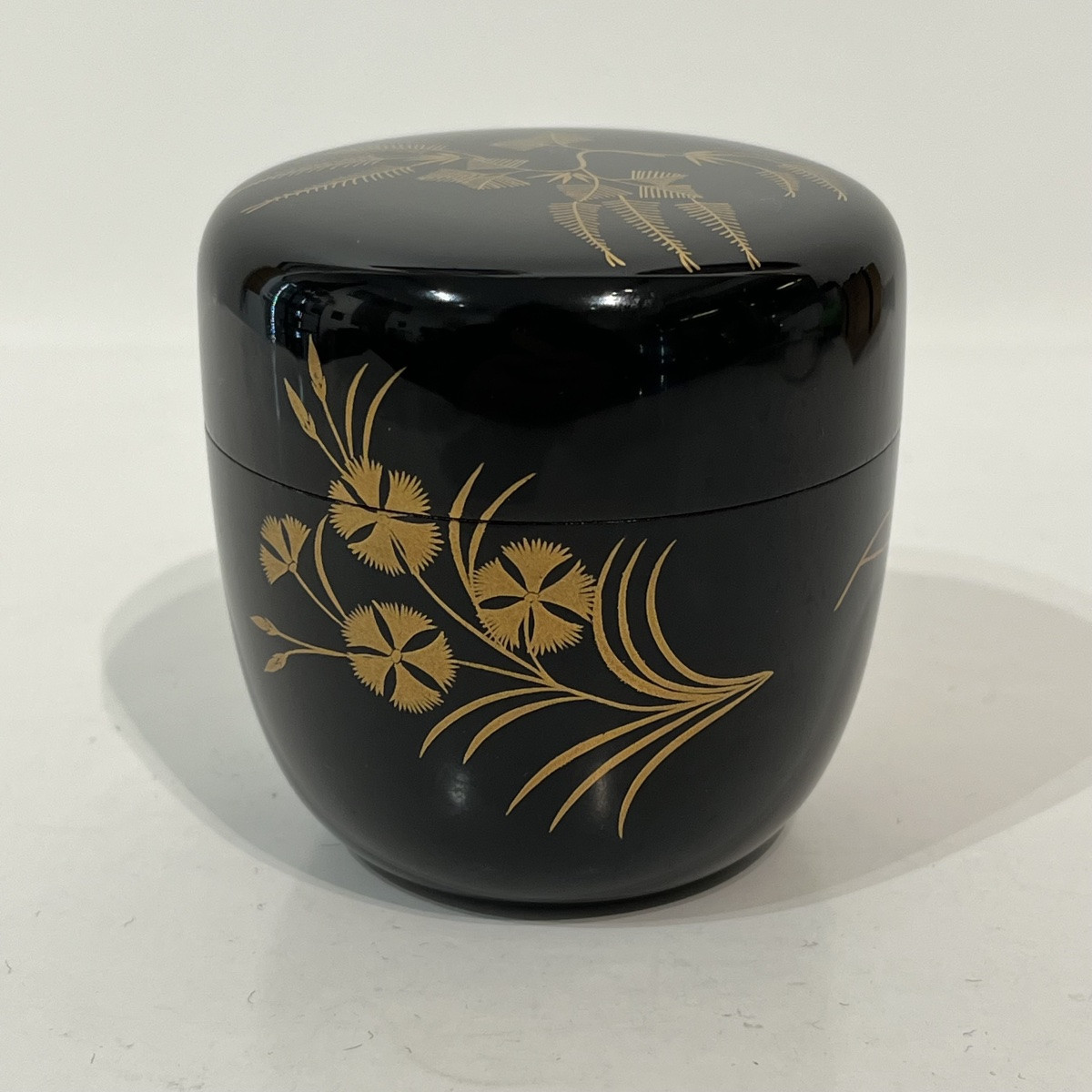 Natsume Japanese Lacquer Tea Caddy With Chrysanthemums And Ferns - Japan-photo-4