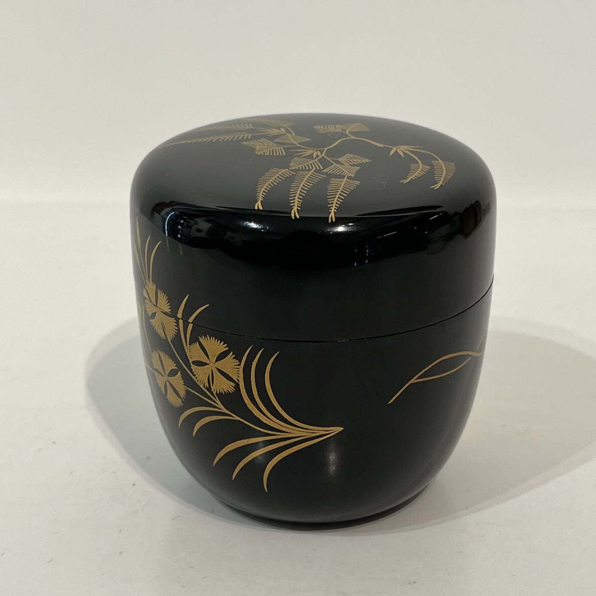 Natsume Japanese Lacquer Tea Caddy With Chrysanthemums And Ferns - Japan-photo-4