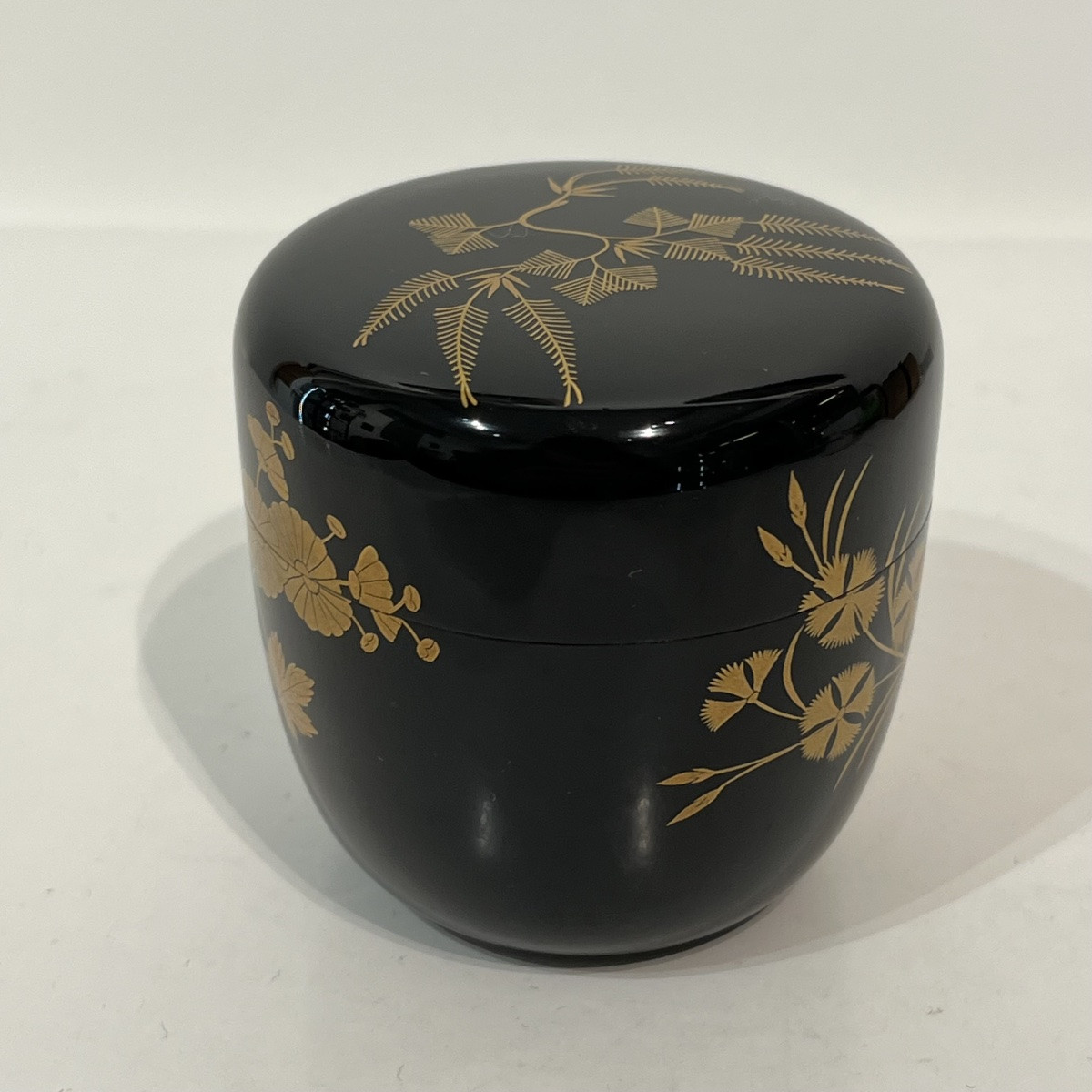 Natsume Japanese Lacquer Tea Caddy With Chrysanthemums And Ferns - Japan-photo-6