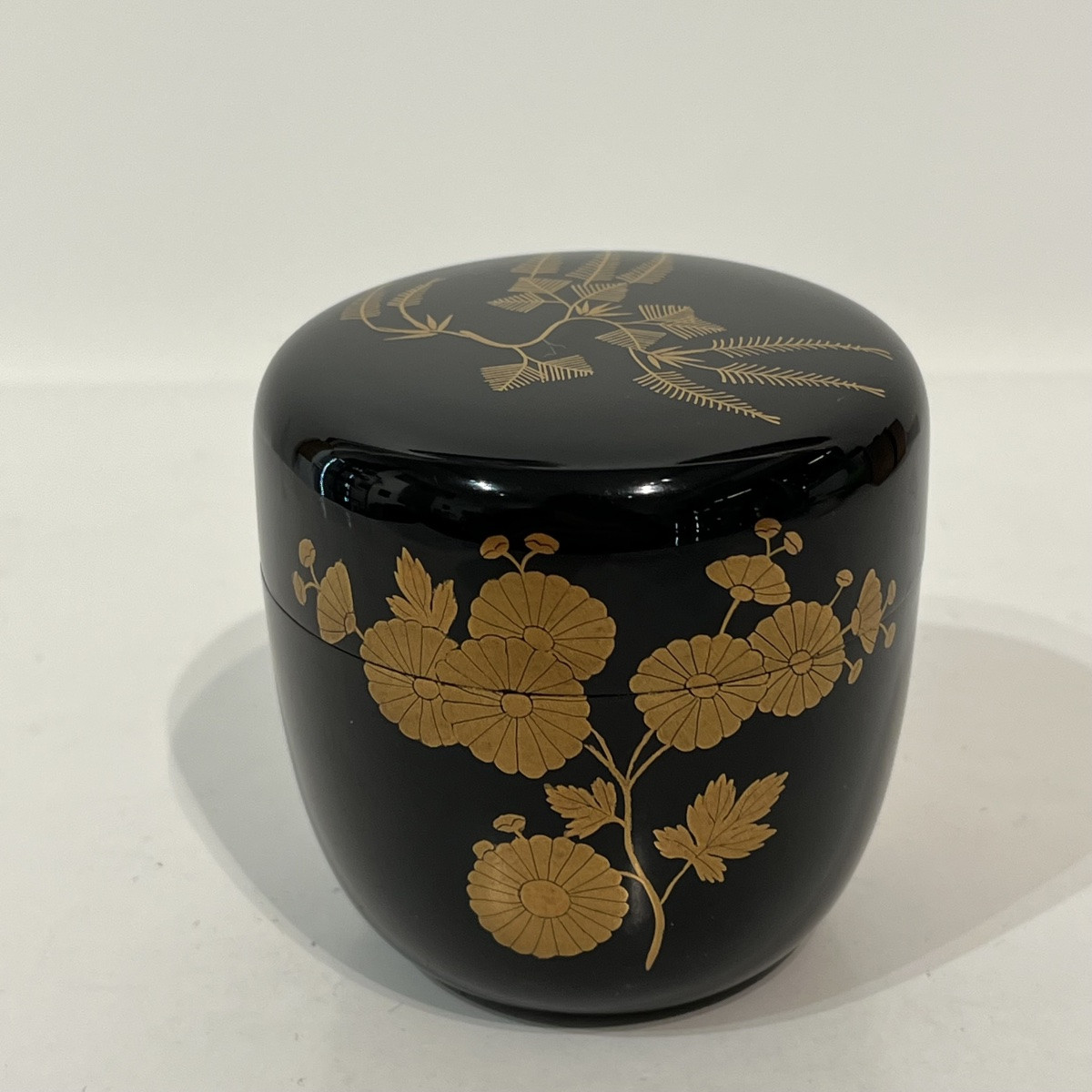 Natsume Japanese Lacquer Tea Caddy With Chrysanthemums And Ferns - Japan-photo-7