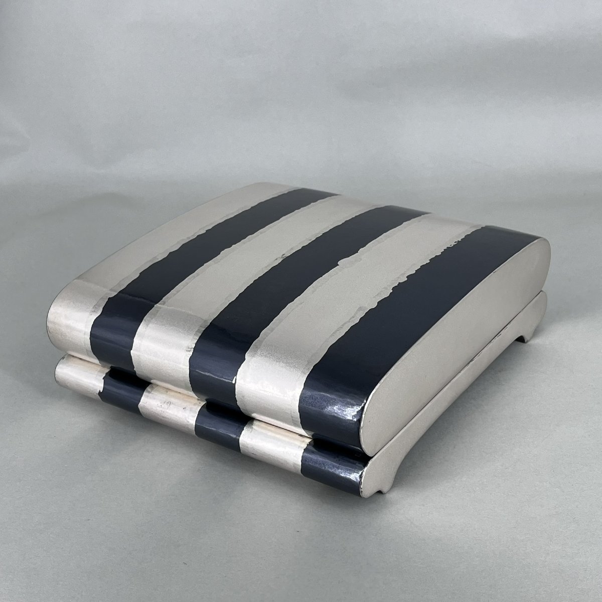 Japanese Striped Box Made Of Hammered Metal - Japan-photo-3