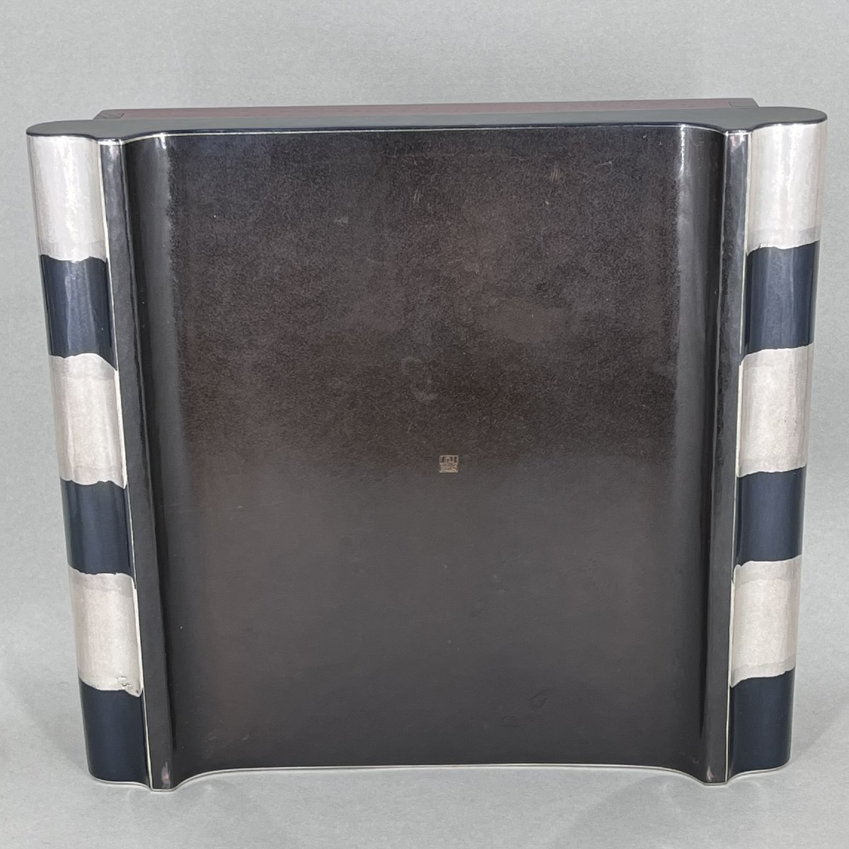 Japanese Striped Box Made Of Hammered Metal - Japan-photo-4