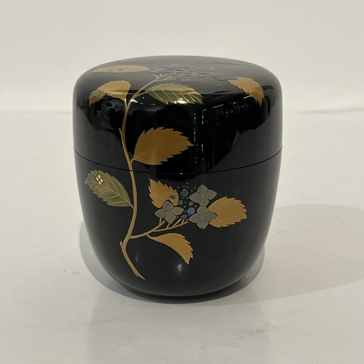 Natsume, Lacquered Tea Caddy, Hydrangea - Japan-photo-1