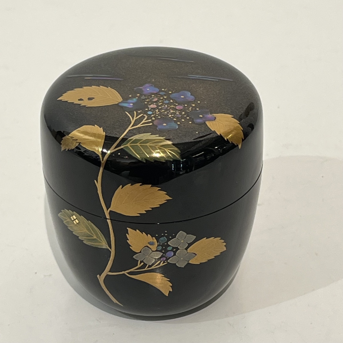 Natsume, Lacquered Tea Caddy, Hydrangea - Japan