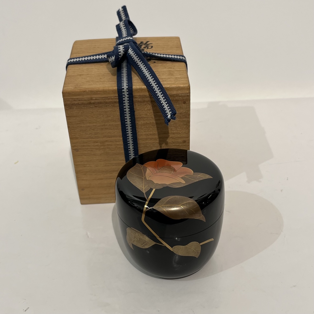 Natsume Camellia, Japanese Lacquered Tea Box - Japan-photo-2