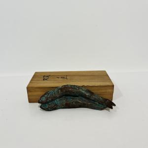 Presse-papiers japonais en bronze deux poissons - Japon