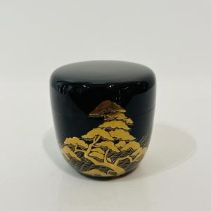 Natsume, Lacquered Japanese Tea Caddy, Pine Trees And Gingerbread Men - Japan