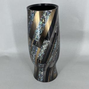 Japanese Lacquer Vase By Hattori Shunsho - Japan