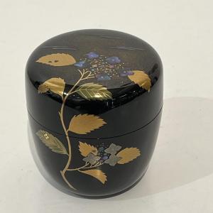 Natsume, Lacquered Tea Caddy, Hydrangea - Japan
