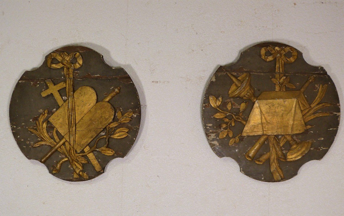 Paire De Panneaux Religieux 18ème En Bois Laqué Et Doré 51 X 50 Cm