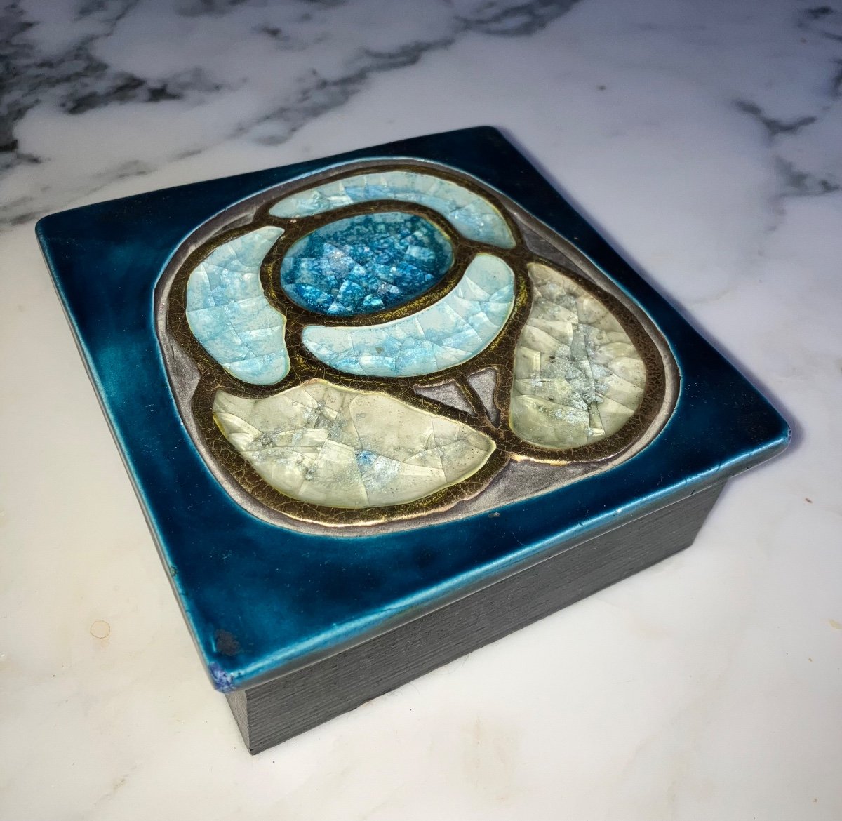 Mithe Espelt Boîte Fleur Céramique Rehaussée Or