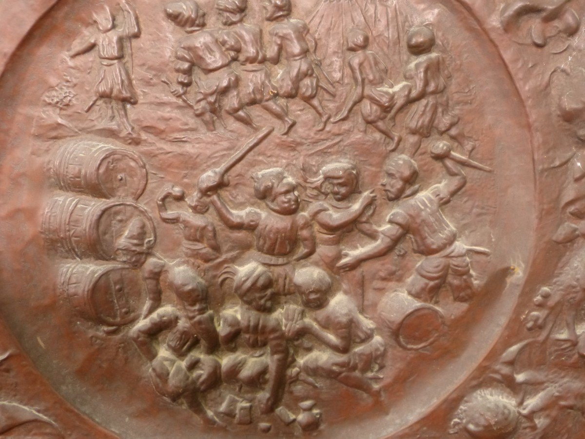 Pair Of Very Large Dishes 98 Cm Renaissance Repoussé Copper Battle Scene-photo-2