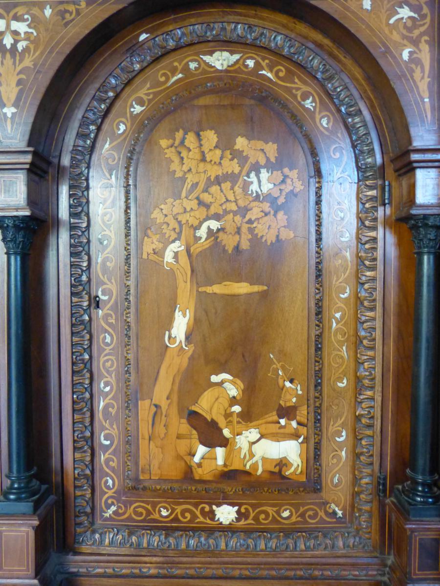 Dressoir XIX° marqueté et incruté d'ivoire décor médiéval -photo-2