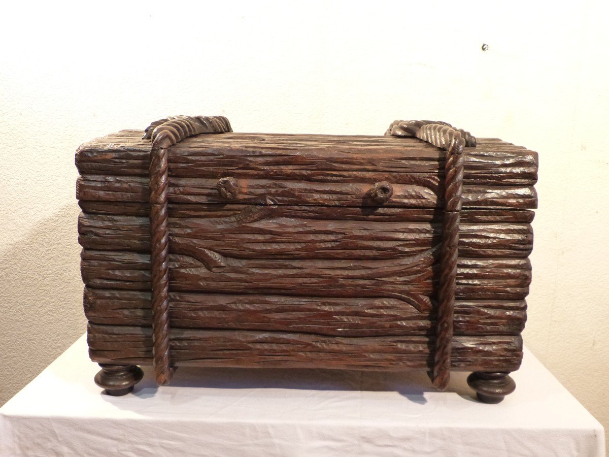Small Black Forest Trompe l'Oeil Chest From Fagot Wood 19th-photo-2