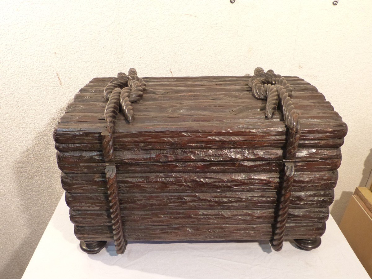 Small Black Forest Trompe l'Oeil Chest From Fagot Wood 19th-photo-3